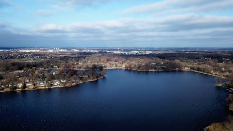Tiny photo for 212 Londonderry Court, Mundelein, IL 60060 (MLS # 12466264)