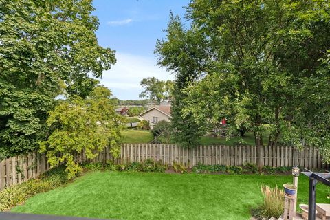 Tiny photo for 212 Londonderry Court, Mundelein, IL 60060 (MLS # 12466264)
