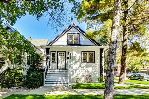 3800 W EDDY Street Chicago IL 60618