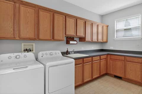 Tiny photo for 607 Mansfield Way, Oswego, IL 60543 (MLS # 12667759)