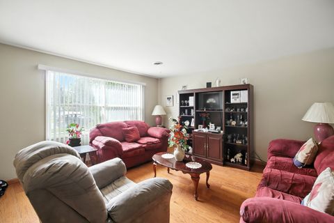 Tiny photo for 295 E Dennis Road, Wheeling, IL 60090 (MLS # 12458145)