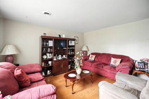 Tiny photo for 295 E Dennis Road, Wheeling, IL 60090 (MLS # 12458145)