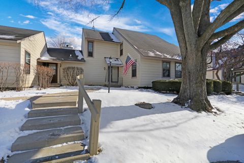 Photo of 705 COLBY Court, Gurnee, IL 60031 (MLS # 12569714)