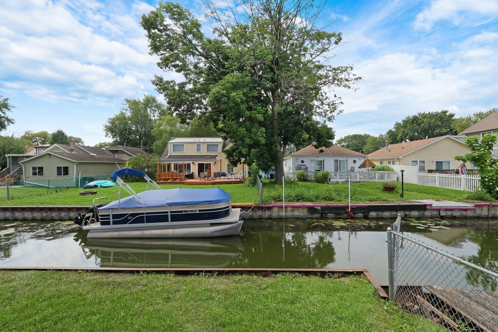 28 Lakeside Lane