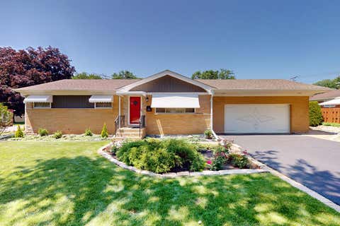 Photo of 102 Audrey Lane, Mount Prospect, IL 60056 (MLS # 12705479)