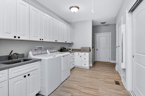 Tiny photo for 669 E Byron Avenue, Addison, IL 60101 (MLS # 12621258)