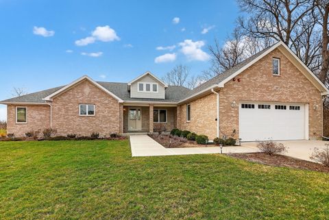 Photo of 669 E Byron Avenue, Addison, IL 60101 (MLS # 12621258)