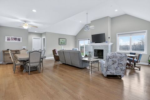 Tiny photo for 669 E Byron Avenue, Addison, IL 60101 (MLS # 12621258)