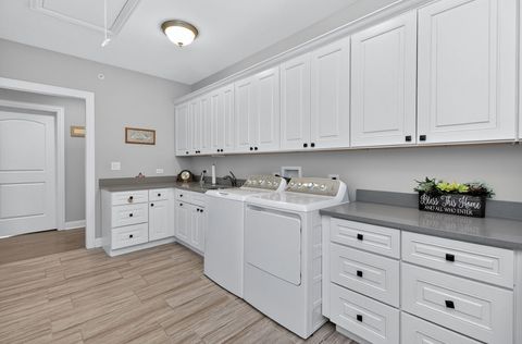 Tiny photo for 669 E Byron Avenue, Addison, IL 60101 (MLS # 12621258)