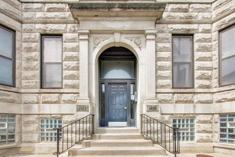 Photo of 1050 W FOSTER Avenue #F, Chicago, IL 60640 (MLS # 12656301)