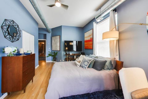 Tiny photo for 1050 W FOSTER Avenue #F, Chicago, IL 60640 (MLS # 12656301)