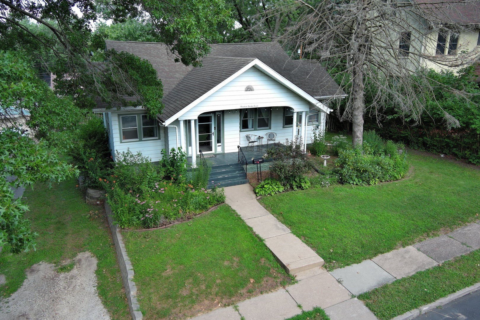 1927 Tremont Avenue