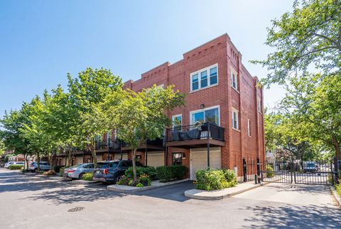 2849 N Wolcott Avenue A Chicago IL 60657