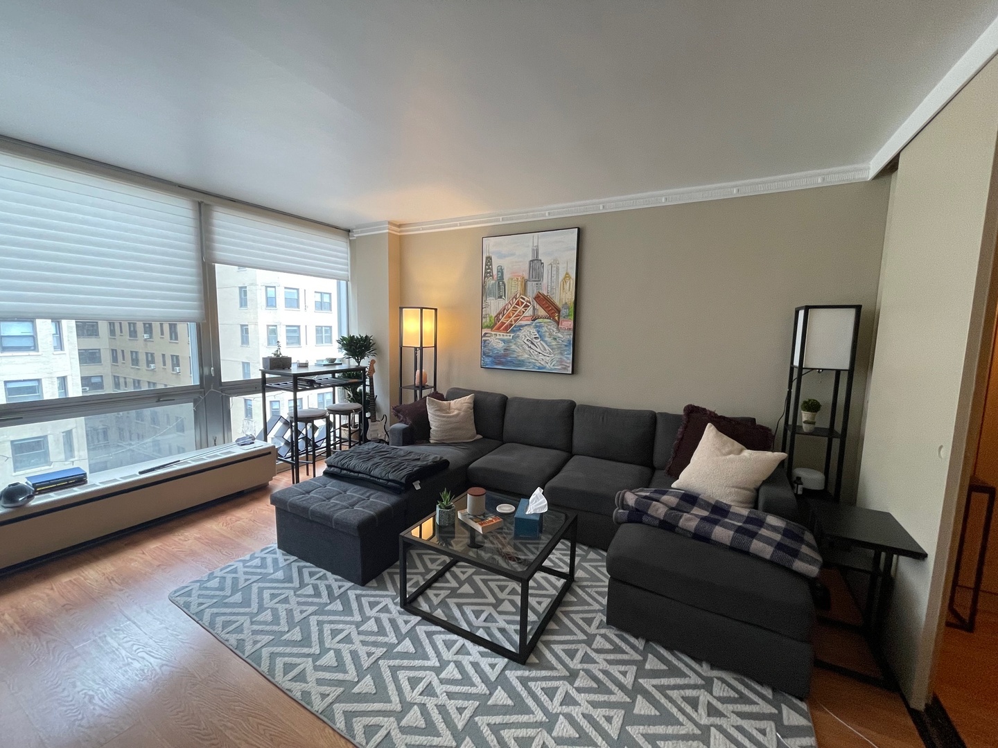 2400 N Lakeview Avenue 708