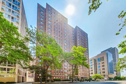 2909 N Sheridan Road 1807 Chicago IL 60657