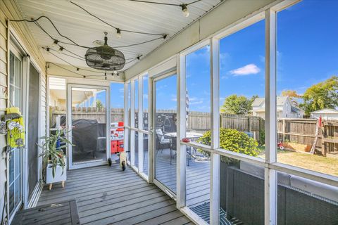 Tiny photo for 1315 West Ridge Lane, Champaign, IL 61822 (MLS # 12498509)