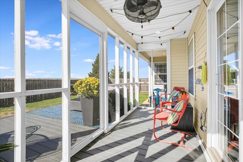 Tiny photo for 1315 West Ridge Lane, Champaign, IL 61822 (MLS # 12498509)