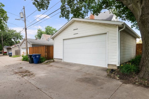 Tiny photo for 1920 Walling Court, Davenport, IA 52803 (MLS # 12672960)