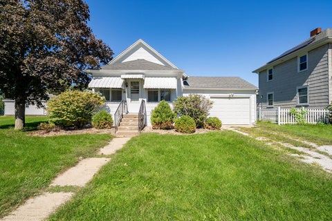 Tiny photo for 406 E Cherry Street, Chatsworth, IL 60921 (MLS # 12776759)