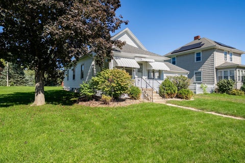 Tiny photo for 406 E Cherry Street, Chatsworth, IL 60921 (MLS # 12776759)