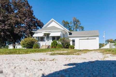 Tiny photo for 406 E Cherry Street, Chatsworth, IL 60921 (MLS # 12776759)