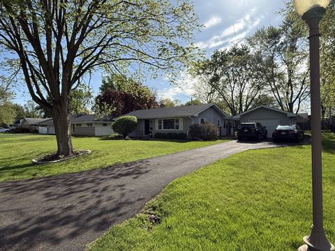 Tiny photo for 326 Maple Lane, Geneva, IL 60134 (MLS # 12632798)