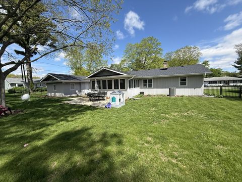 Tiny photo for 326 Maple Lane, Geneva, IL 60134 (MLS # 12632798)