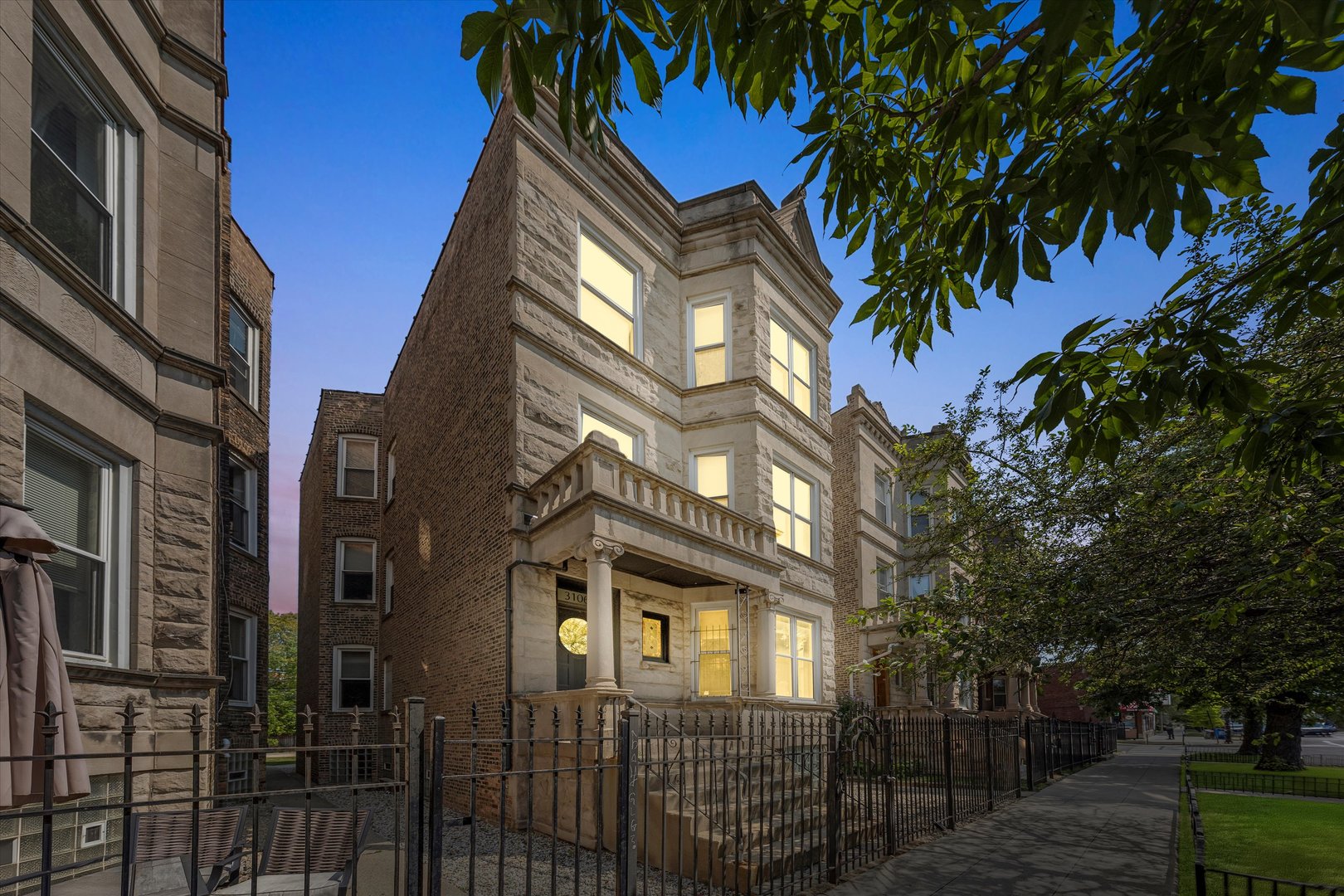 3106 W Fullerton Avenue