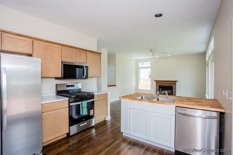Tiny photo for 305 W Applegate Court, Round Lake, IL 60073 (MLS # 12703657)