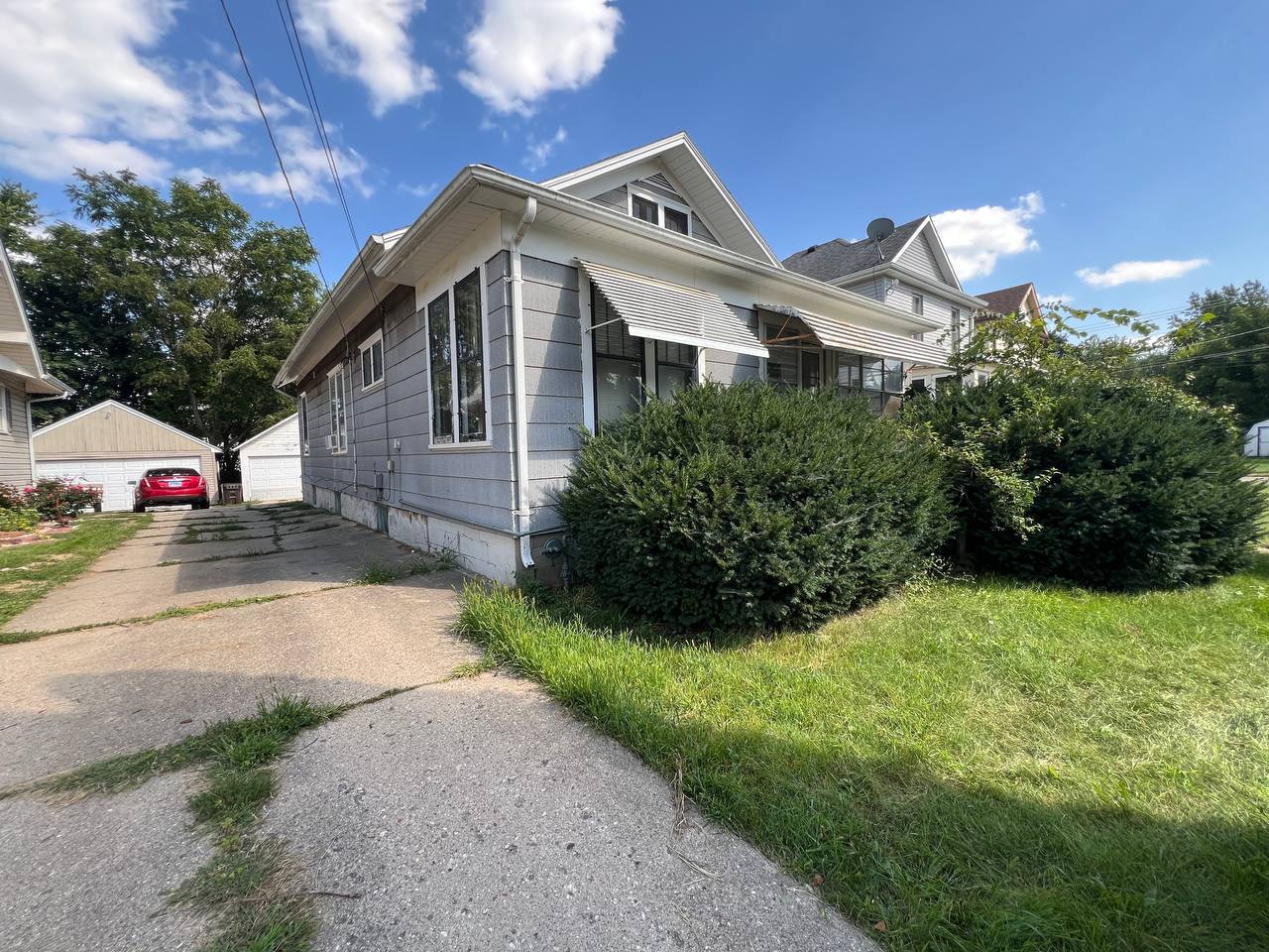 1239 S Float Avenue