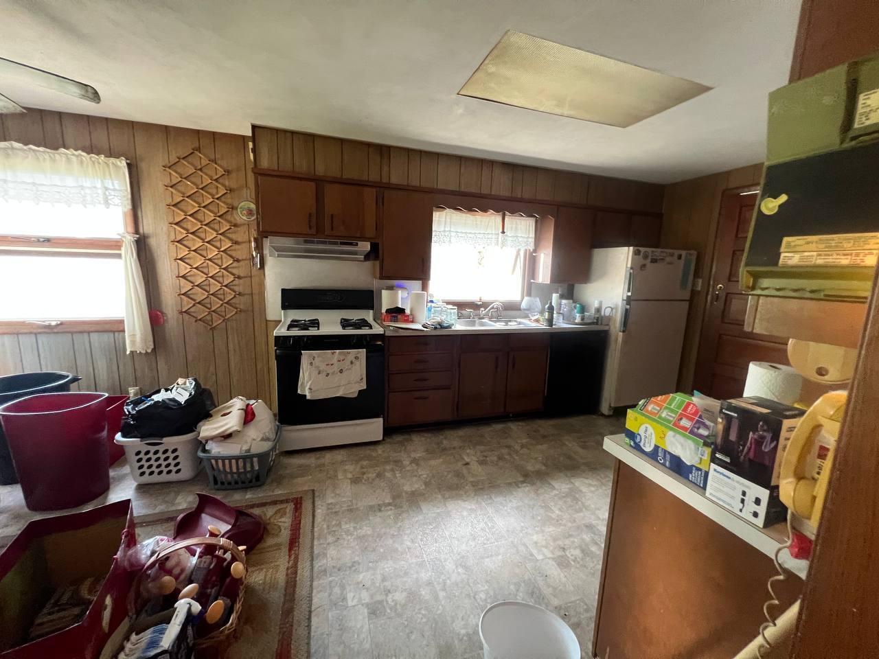 1239 S Float Avenue