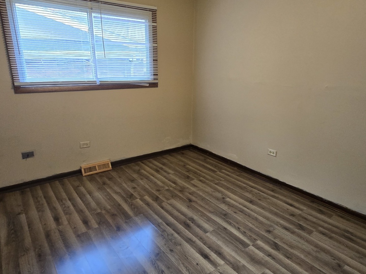 Harvey, Illinois 60426, United States, 3 Bedrooms Bedrooms, ,2 BathroomsBathrooms,Residential,Active,253090