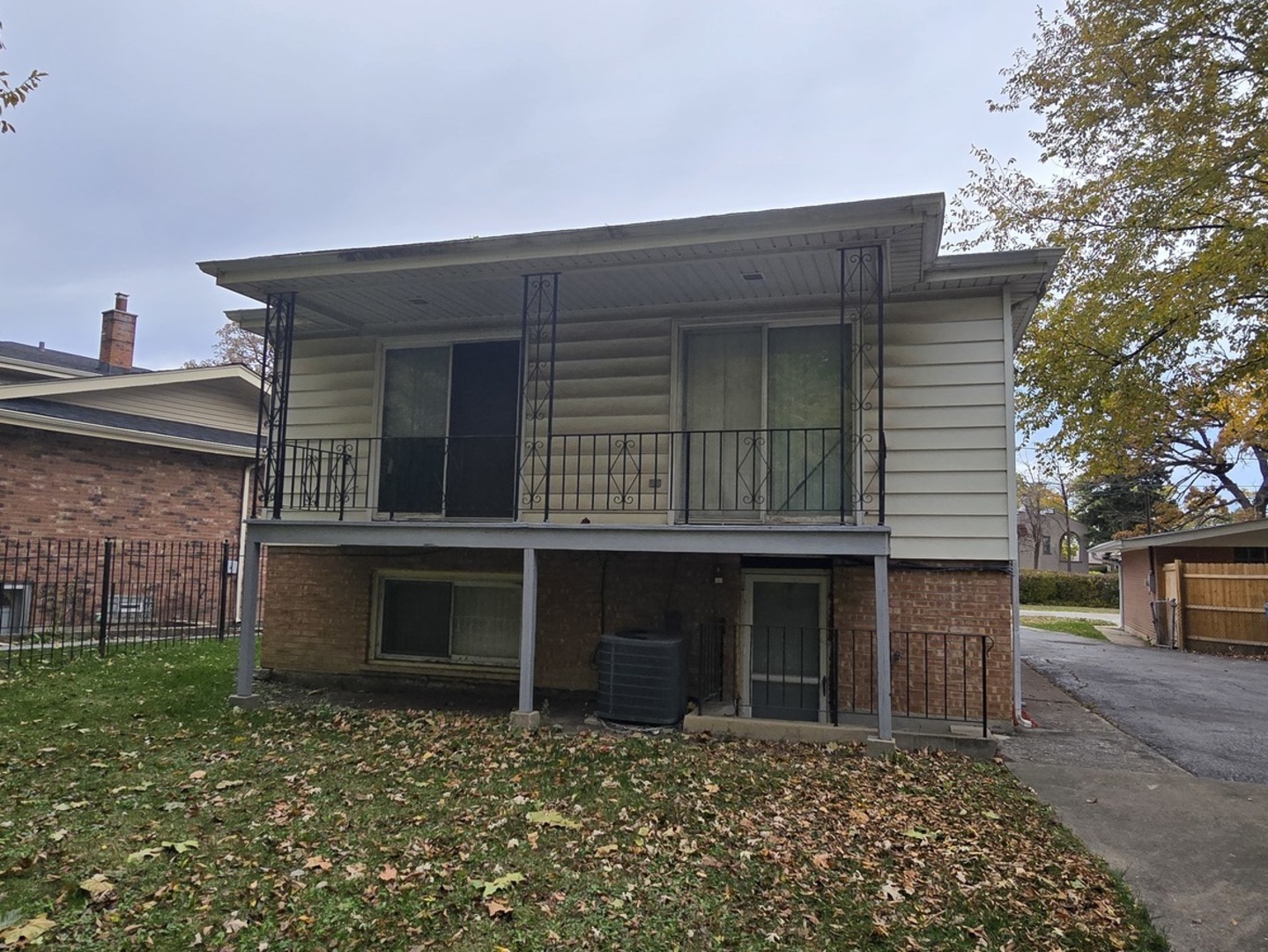 Harvey, Illinois 60426, United States, 3 Bedrooms Bedrooms, ,2 BathroomsBathrooms,Residential,Active,253090