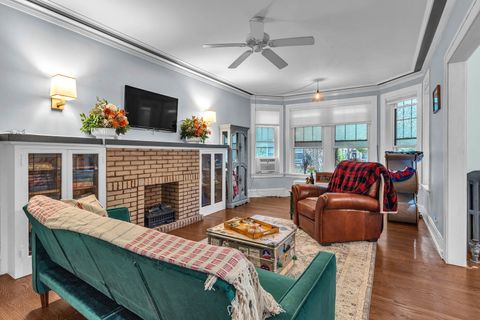 Tiny photo for 1458 W Berwyn Avenue #1, Chicago, IL 60640 (MLS # 12476105)