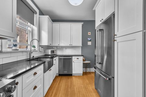 Tiny photo for 1458 W Berwyn Avenue #1, Chicago, IL 60640 (MLS # 12476105)