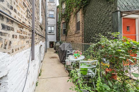 Tiny photo for 1458 W Berwyn Avenue #1, Chicago, IL 60640 (MLS # 12476105)