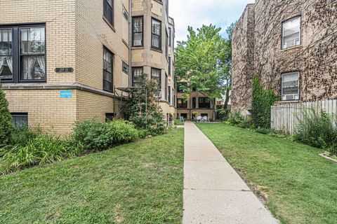 Tiny photo for 1458 W Berwyn Avenue #1, Chicago, IL 60640 (MLS # 12476105)