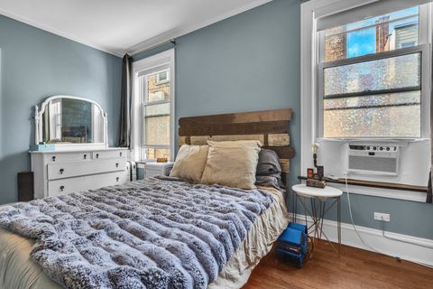 Tiny photo for 1458 W Berwyn Avenue #1, Chicago, IL 60640 (MLS # 12476105)