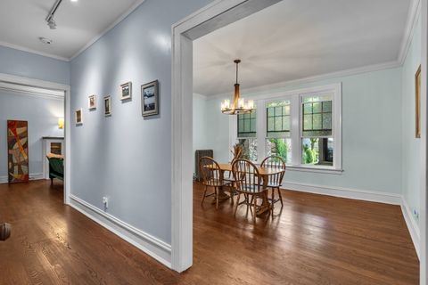 Tiny photo for 1458 W Berwyn Avenue #1, Chicago, IL 60640 (MLS # 12476105)