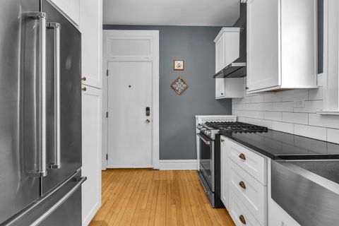 Tiny photo for 1458 W Berwyn Avenue #1, Chicago, IL 60640 (MLS # 12476105)