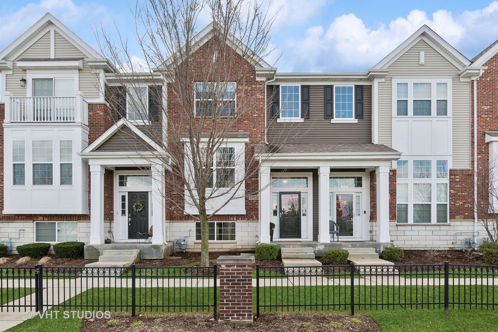 Photo for 4312 Monroe Avenue, Naperville, IL 60564 (MLS # 12001808)