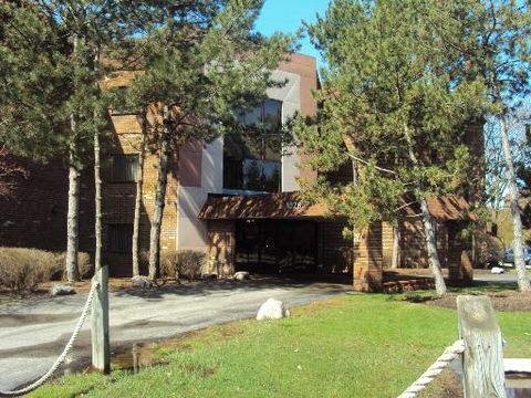 1026 Castilian Court 104 Glenview IL 60025