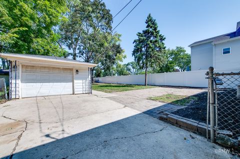 Tiny photo for 215 E Pine Avenue, Bensenville, IL 60106 (MLS # 12470539)