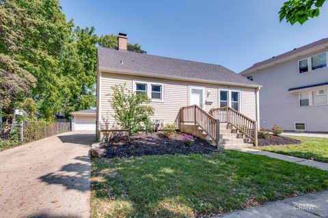 Tiny photo for 215 E Pine Avenue, Bensenville, IL 60106 (MLS # 12470539)