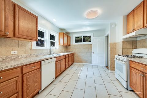 Tiny photo for 215 E Pine Avenue, Bensenville, IL 60106 (MLS # 12470539)