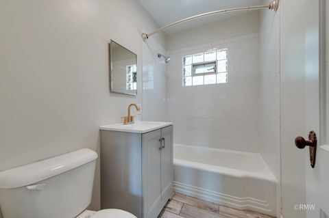 Tiny photo for 215 E Pine Avenue, Bensenville, IL 60106 (MLS # 12470539)