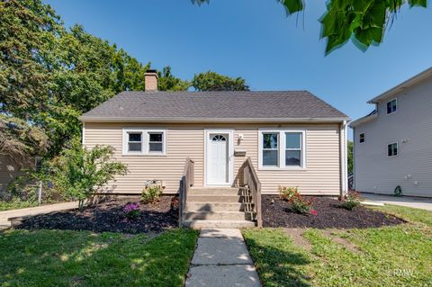Tiny photo for 215 E Pine Avenue, Bensenville, IL 60106 (MLS # 12470539)