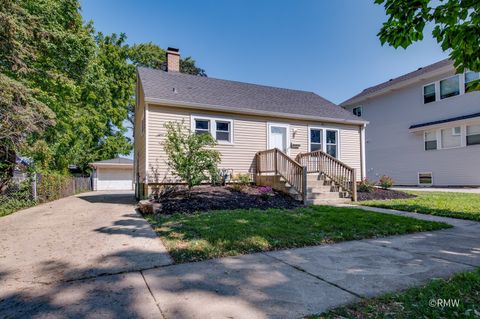 Photo of 215 E Pine Avenue, Bensenville, IL 60106 (MLS # 12470539)