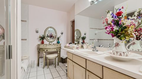 Tiny photo for 3422 S Prairie Avenue, Chicago, IL 60616 (MLS # 12434061)