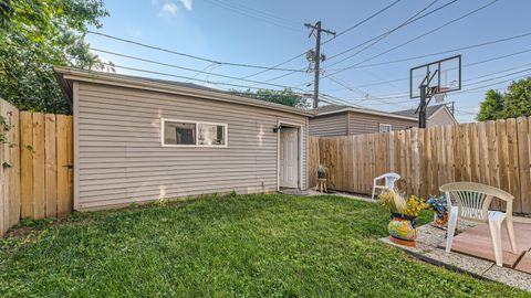 Tiny photo for 3422 S Prairie Avenue, Chicago, IL 60616 (MLS # 12434061)